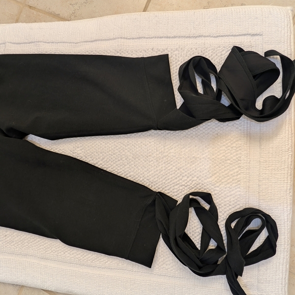 Free People Movement "Turnout Leggings” with Ballet Ties Size Medium - Picture 6 of 8